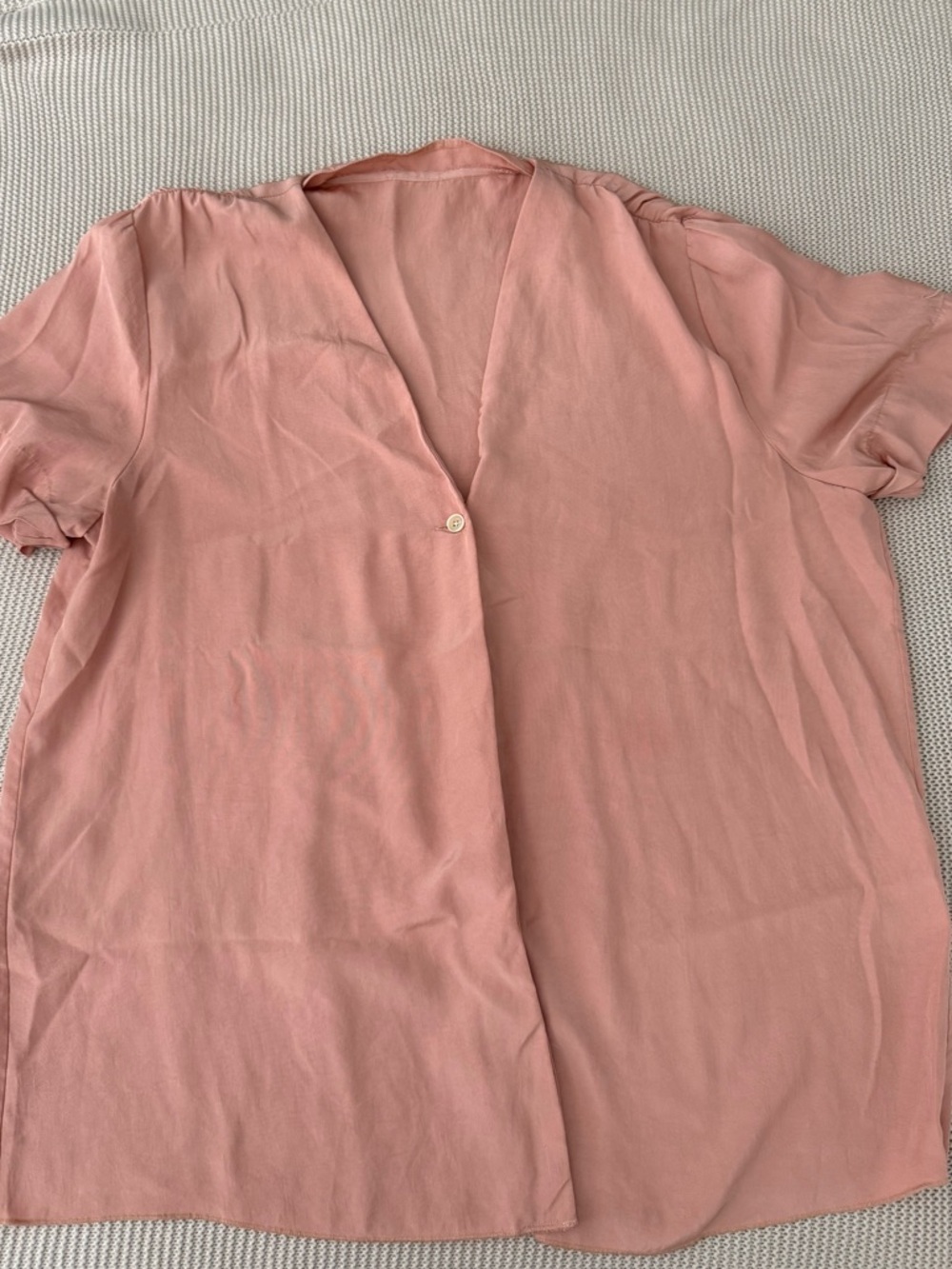 Wilfred Blush Pink Short-Sleeve V-Neck Button Front Top